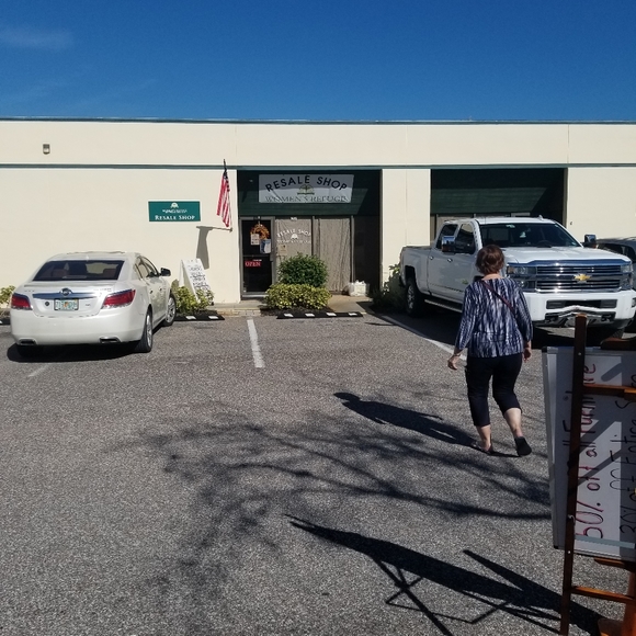 Lilly Pulitzer Infinity Scarf Pink/Blue/Orange - Picture 10 of 10